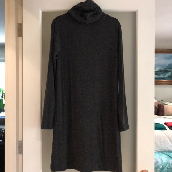 Anthro Michael Stars Tunic - Picture 8 of 8